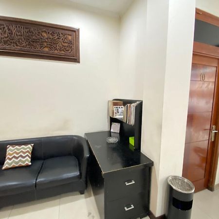 Oyo 2357 Syariah Grand Raudhah Hotel Jakarta Exterior photo