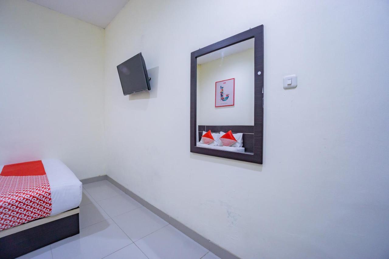 Oyo 2357 Syariah Grand Raudhah Hotel Jakarta Exterior photo