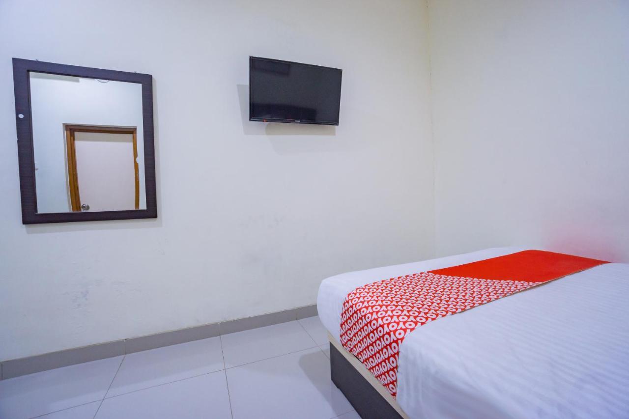Oyo 2357 Syariah Grand Raudhah Hotel Jakarta Exterior photo