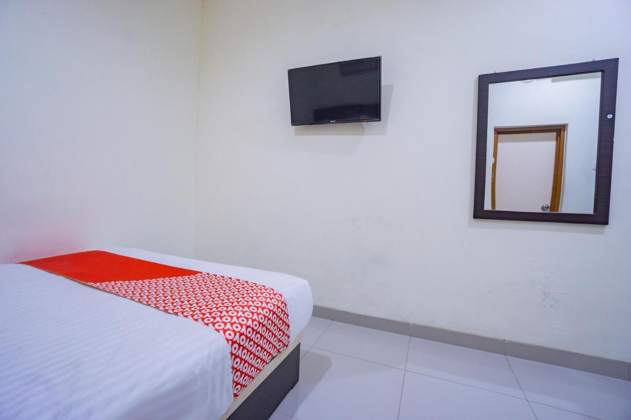 Oyo 2357 Syariah Grand Raudhah Hotel Jakarta Exterior photo