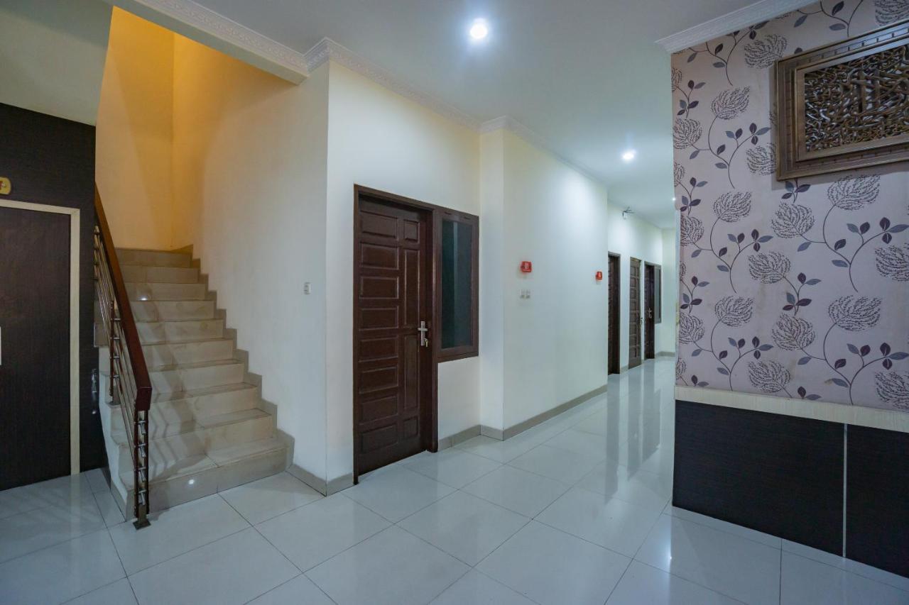 Oyo 2357 Syariah Grand Raudhah Hotel Jakarta Exterior photo