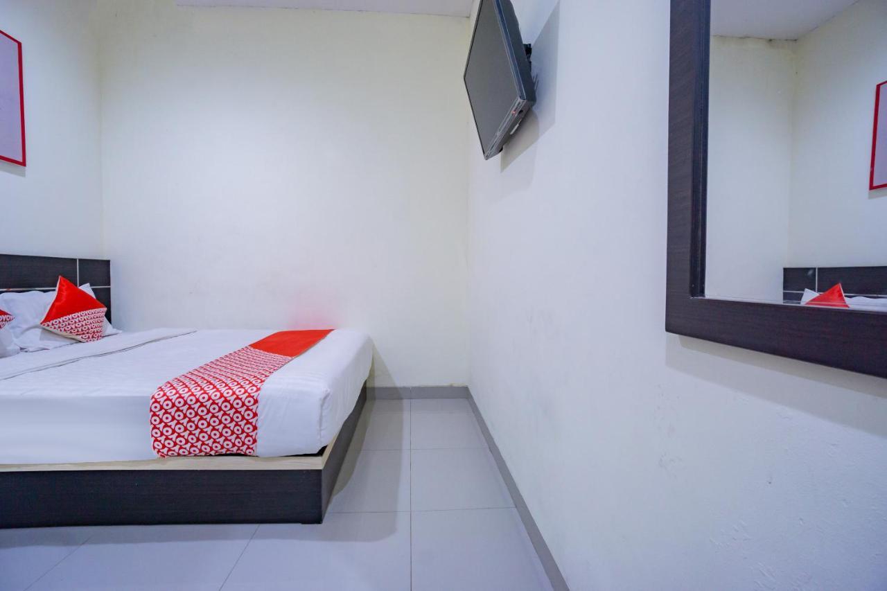 Oyo 2357 Syariah Grand Raudhah Hotel Jakarta Exterior photo