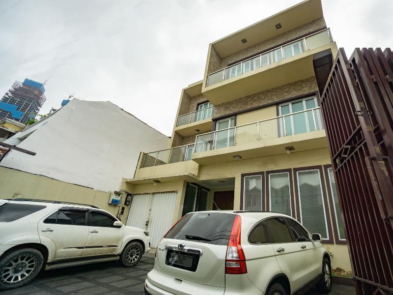 Oyo 2357 Syariah Grand Raudhah Hotel Jakarta Exterior photo